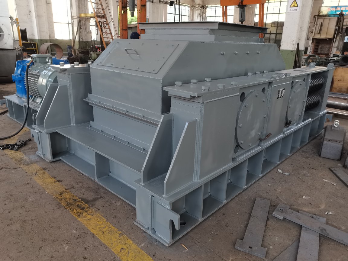 Roller crusher with two teeth 900×900 mm