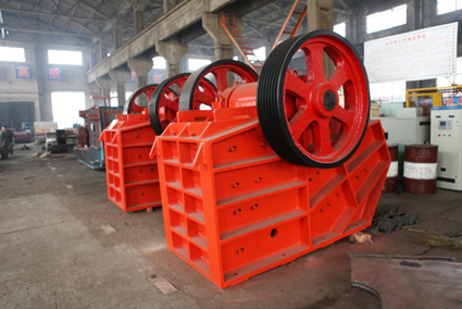 Hydraulic jaw crusher