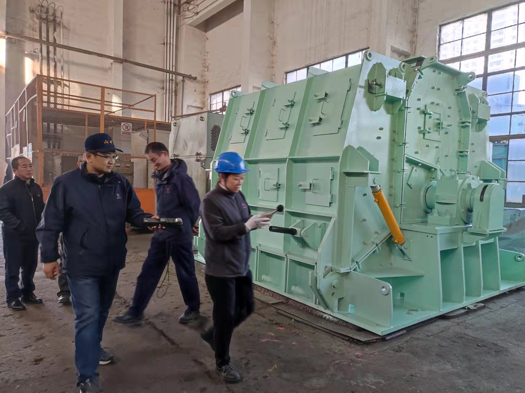 Reversible rotary hammer crusher 2000×2500 mm