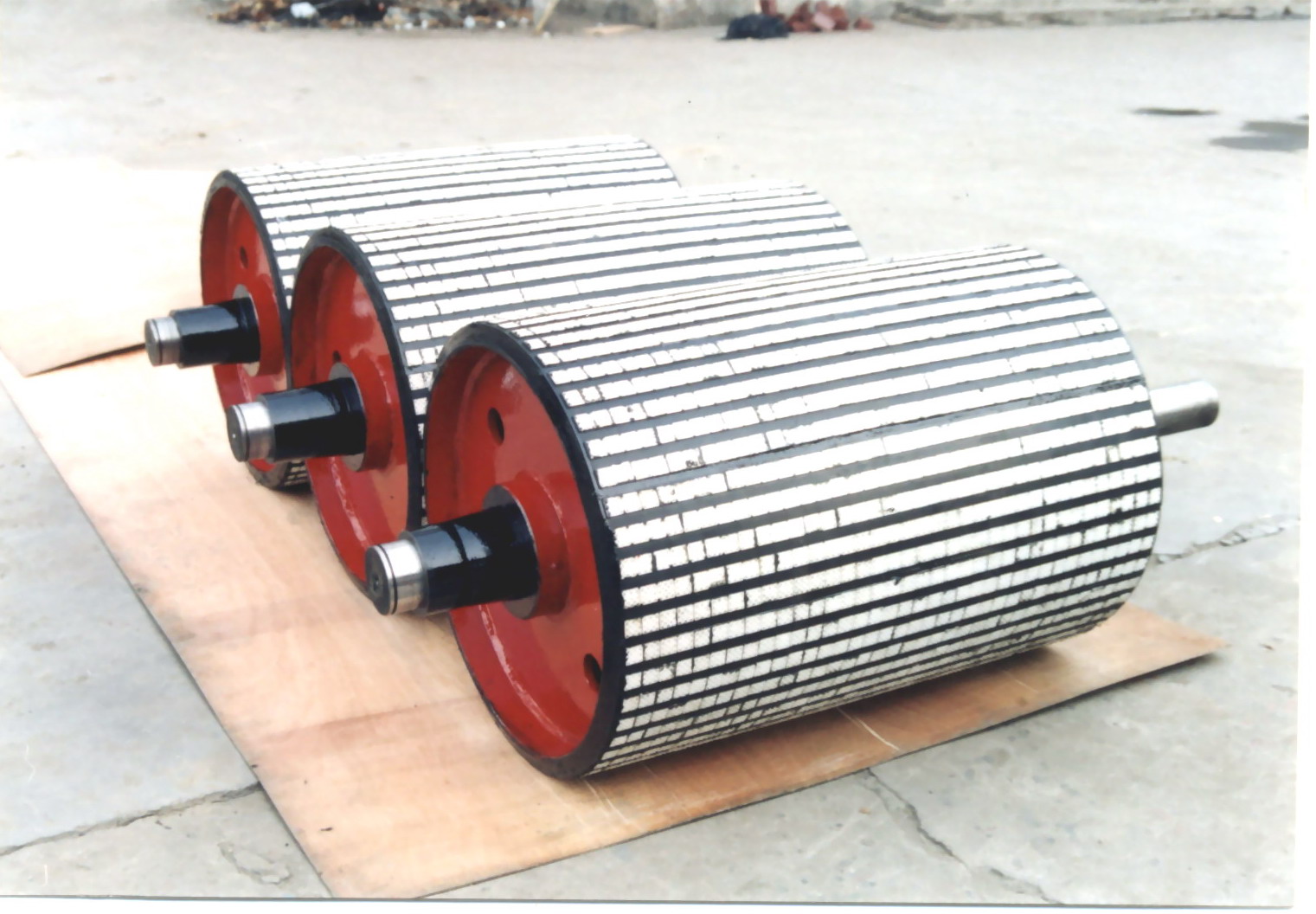 Heavy conveyor pulley