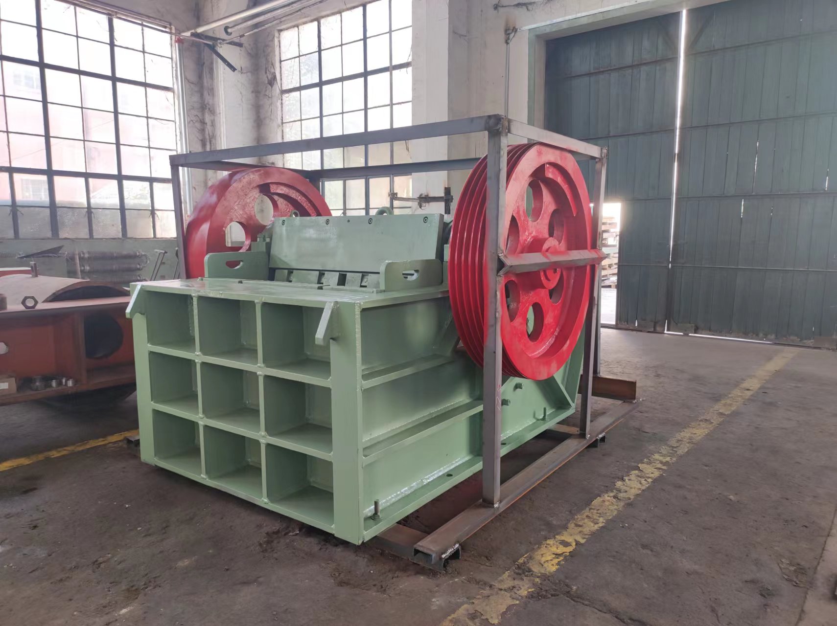 Hydraulic jaw crusher 300×1300 mm