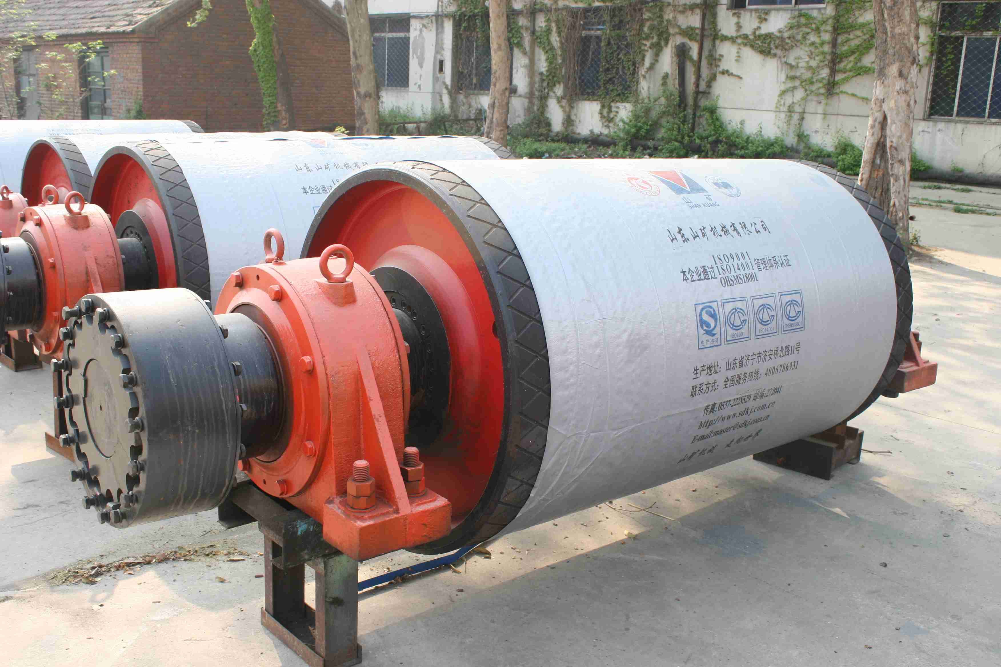 Heavy conveyor pulley